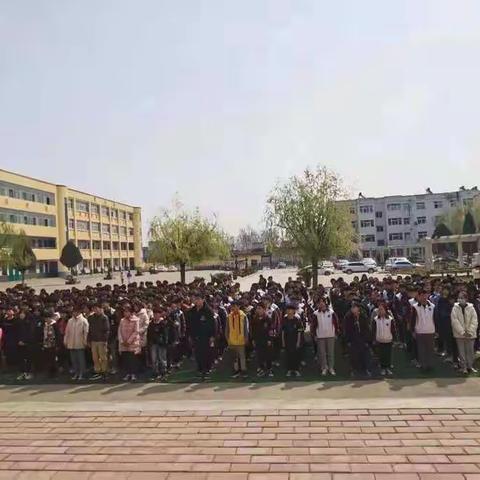 弘扬法制精神，构建和谐校园