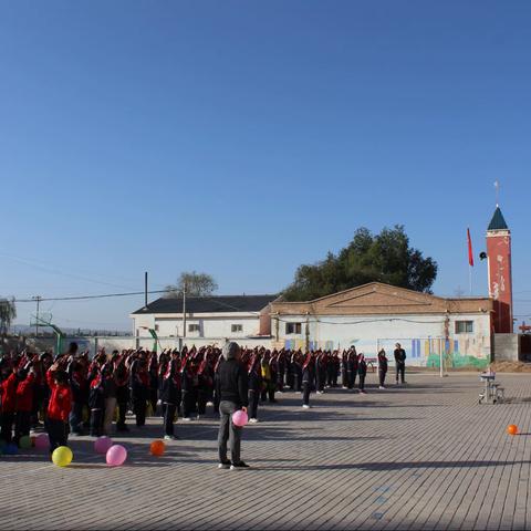 红寺堡梨花小学秋季运动会的一天