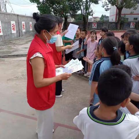 “珍爱生命，预防溺水，一起行动“国庆假期宣传活动