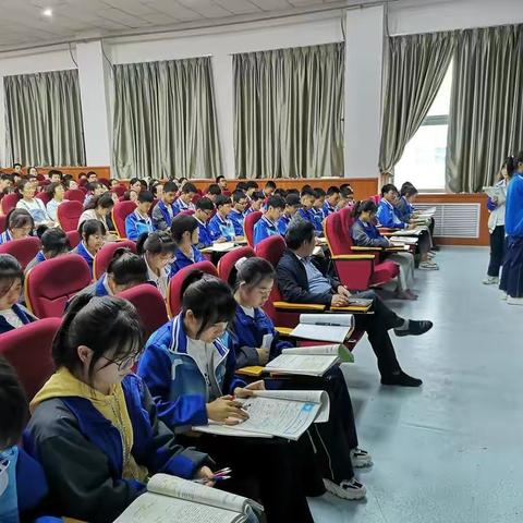 “先学后教，以学定教” ——生物学科开展青年教师课堂教学改革汇报活动