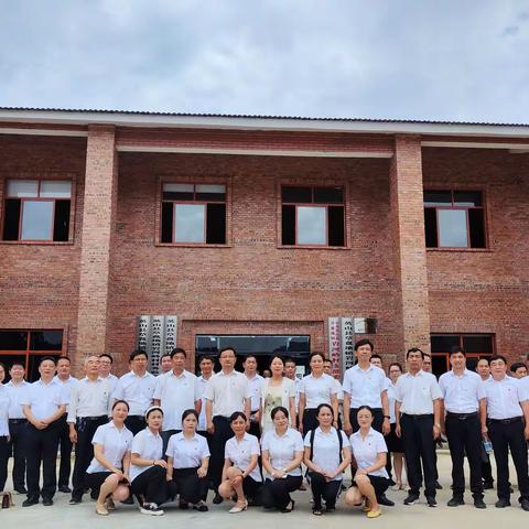 县委办、统战部、总工会、工商联联合开展庆祝中国共产党成立101周年暨七月份专题支部主题，党日活动