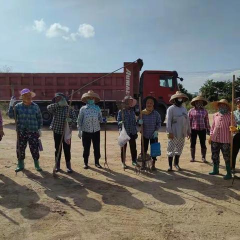 2022年1月7日南丁村第十网格开展人居环境卫生整治