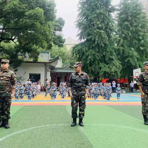 “欢度国庆——磨砺成长”圆你小兵梦活动