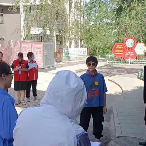 凤凰岭街道墨香梨园社区携物管局及华通物业在亿信小区开展消防大检查