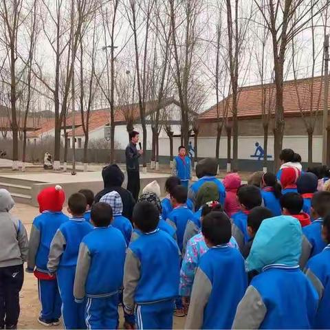 不忘先烈，缅怀前行！