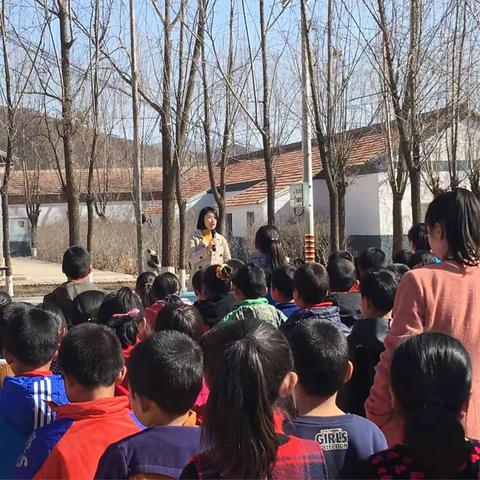 弘扬十九大精神，积极传播正能量—汤河小学表彰大会