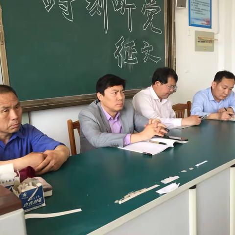 五峰中学暨区教科室教育科研培训召开学校二次培训