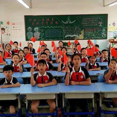 乘风破浪会有时，直挂云帆济沧海。      记——502班第一学月