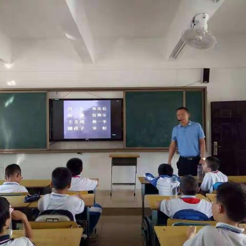 (第八周)三亚市实验小学阳光课程之红色经典影院