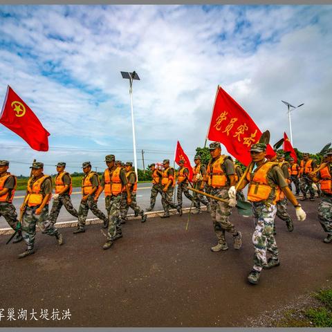 向人民子弟兵致敬！