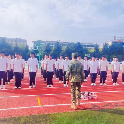 2025级7班军训第一天