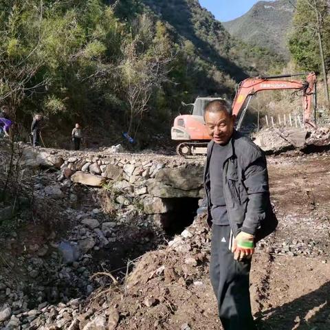 猛柱山村班子不负春光  砥砺前行