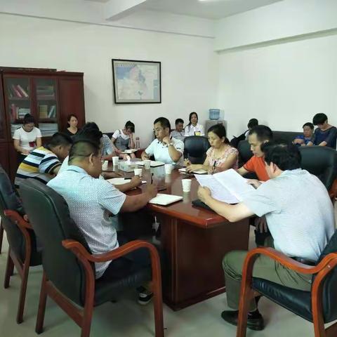 昌江县农业局召开学习传达纪委报告暨扶贫工作会议