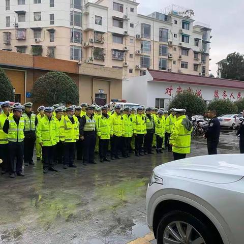 交警大队全力以赴圆满完成“中秋、国庆”双节交通保障