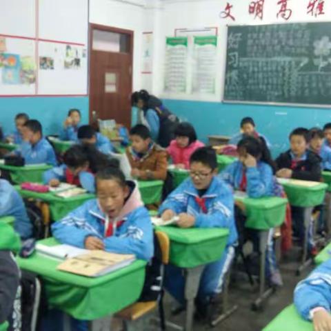 这是一个团结奋进的班集体，一个温馨和谐的大家庭，希望每位学生健康成长。