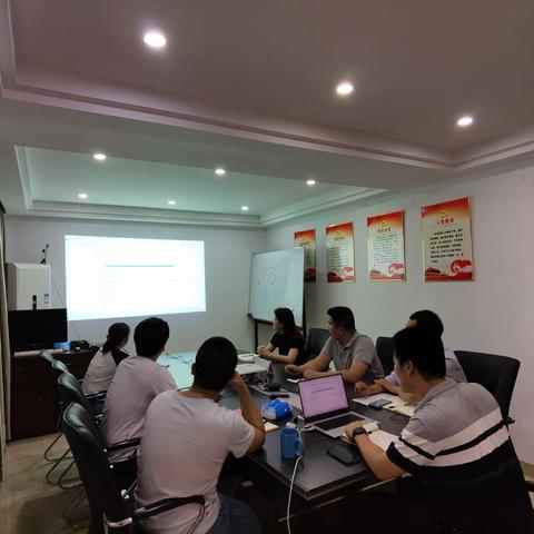 海南中农东方有限公司党支部开展《中国共产党党徽党旗条例》专题学习