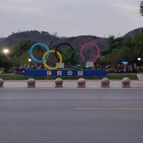 生活中的轴对称图形