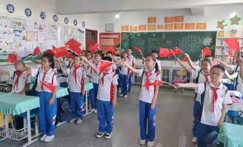 喜迎二十大 欢度国庆节 苏尼特右旗第二小学五年级三班举行歌颂祖国朗诵比赛