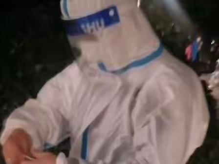 平凡坚守 “疫”路有你