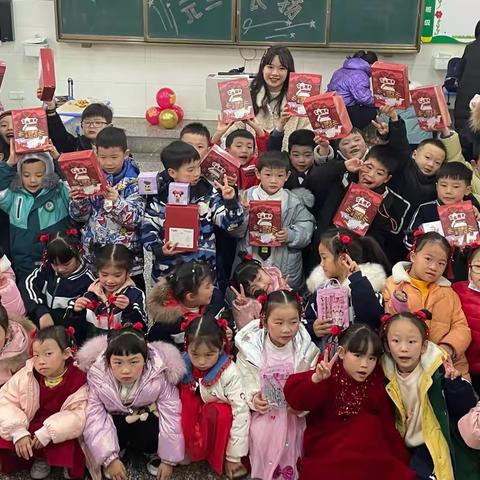 “七彩元旦，童心飞扬” 2106班元旦喜乐会