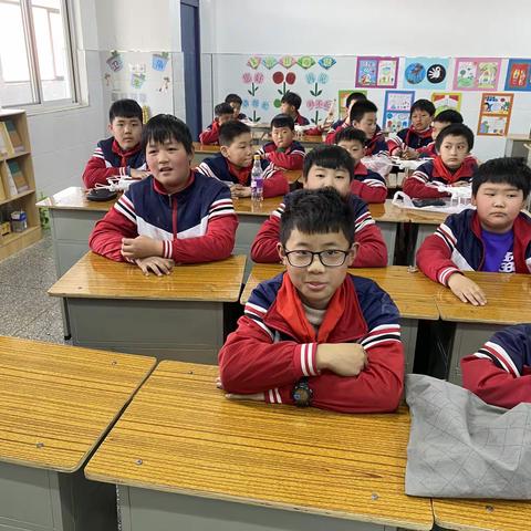 北关小学无人机科技社团第五周活动掠影