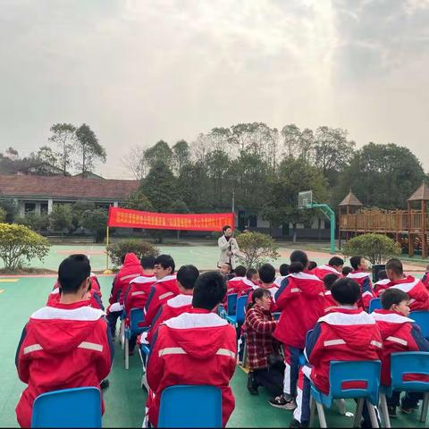 传承雷锋精神，关爱特殊儿童