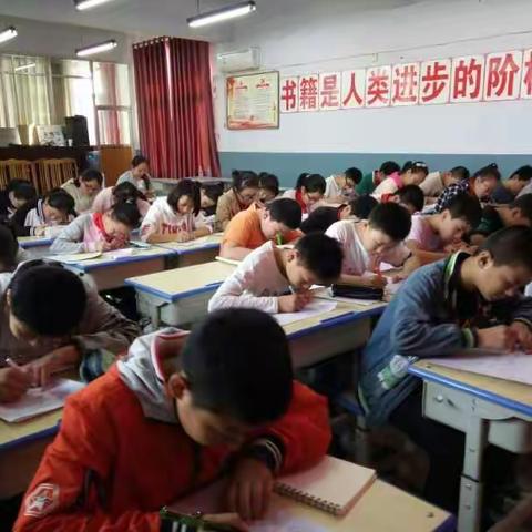 新店小学举行数学口算达标测试活动