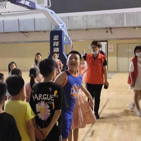我为群众办实事之长葛市体育发展中心党总支全力为体育馆受灾群众保驾护航
