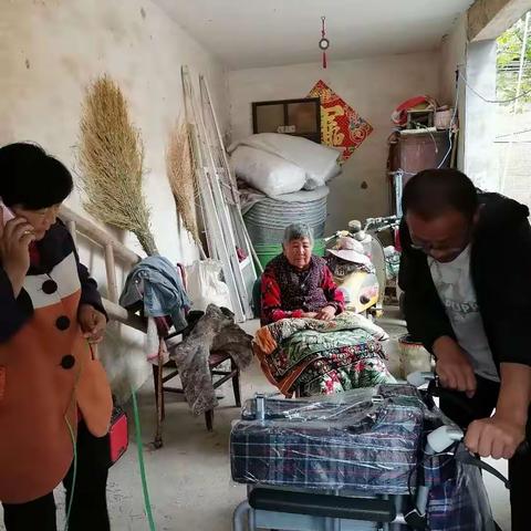 巨野县公路管理局开展“不忘初心使命 助力脱贫成效规范提升”主题党日活动