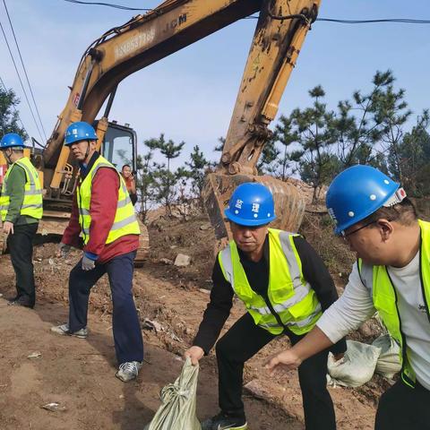 洪水无情党有情、灾害无情人有情--国道208线第一总监办支援鲁村大桥水毁抢险现场