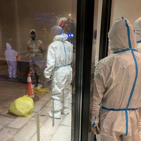 逆行守护隔离一线，筑牢疫情防控堡垒