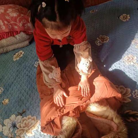 一年级马永娜——家务劳动“人小孝心大之孝，知孝心践行。”独立，勤奋，，