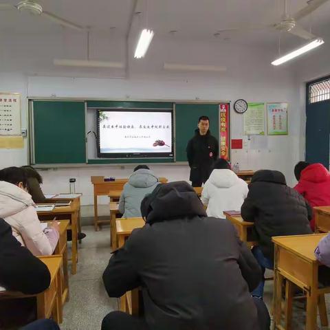 在读书中体验快乐，在交流中提升自我