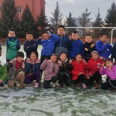 经棚蒙古族小学2.1班《熬奶茶》实践活动