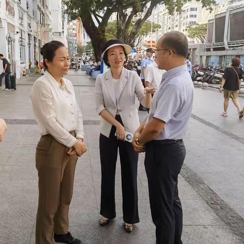 天涯区委常委、宣传部部长王菲菲到光明社区社区调研创文工作情况