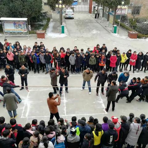众志成城，齐心协力__马坊中学庆元旦拔河比赛顺利举行