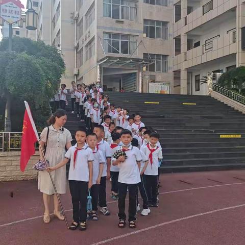 快乐研学｜光明小学二（4）班参观禁毒教育基地