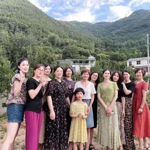 不负好时光，携手同行