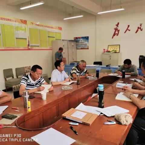 县人大常委会主任张光文到翠华镇新民村委会指导迎国检准备工作