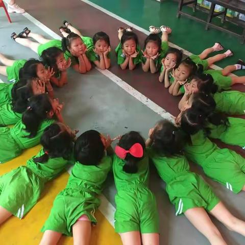 毕业季：放飞梦想，快乐起航 ——第一保育院