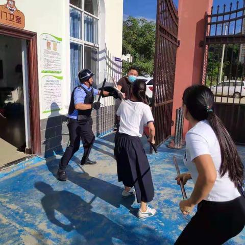 荣将镇中心幼儿园防暴演练