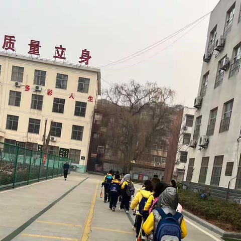 开学了！开学了！平邑县第七实验小学四年级开学纪实