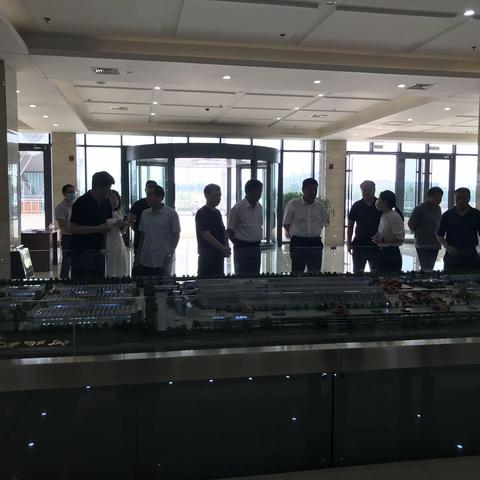 鞍山市商务局来我市保税物流中心考察调研