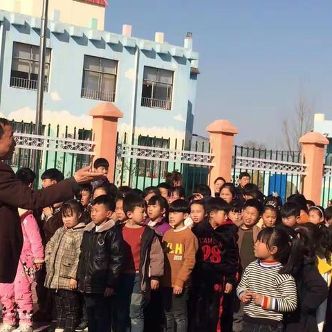 伊名小学正在火爆招生1～6级学生，及幼儿园学生