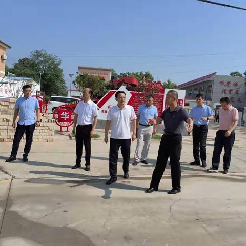 区委领导调研我区户厕改造及耕地“非粮化”退出工作