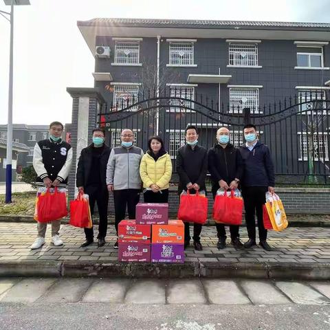 曲江临潼旅游投资集团慰问驻村干部，鼓舞士气传递温暖