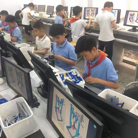 西场小学爱创机器人社团