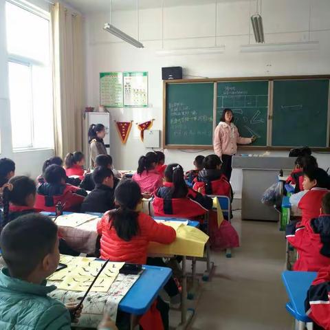 曲阜市第二实验小学跟岗第三天～～润物细无声，学员们讨论的多认真啊！