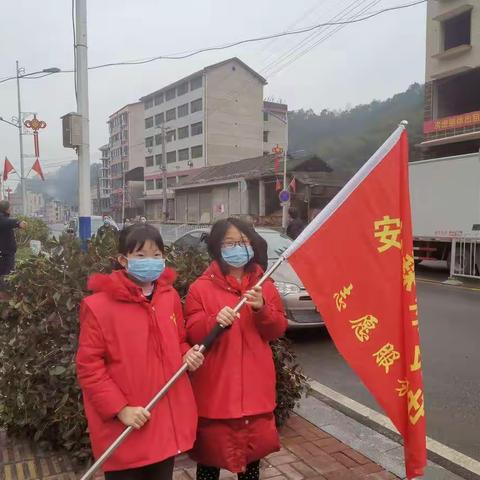 1701班 彭思雅     “学习雷锋精神，传承雷锋精神”——我是接班人