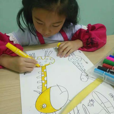 周六上午十点课预备一期―《长颈鹿》